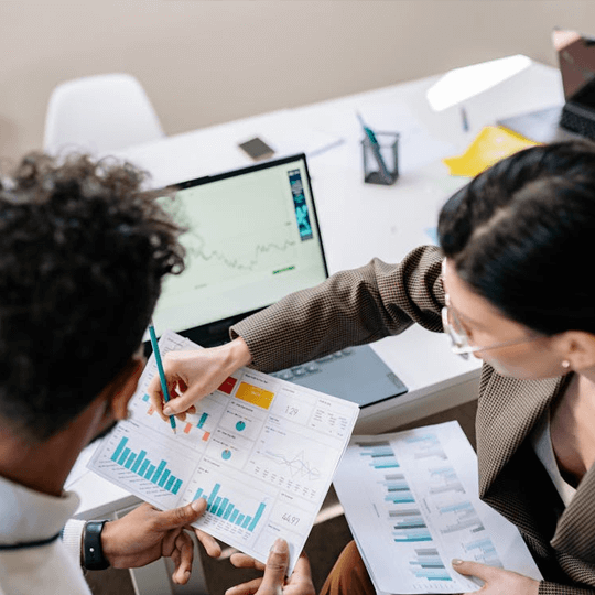 Edel Apexon Krypto-Investment-Experten-Team