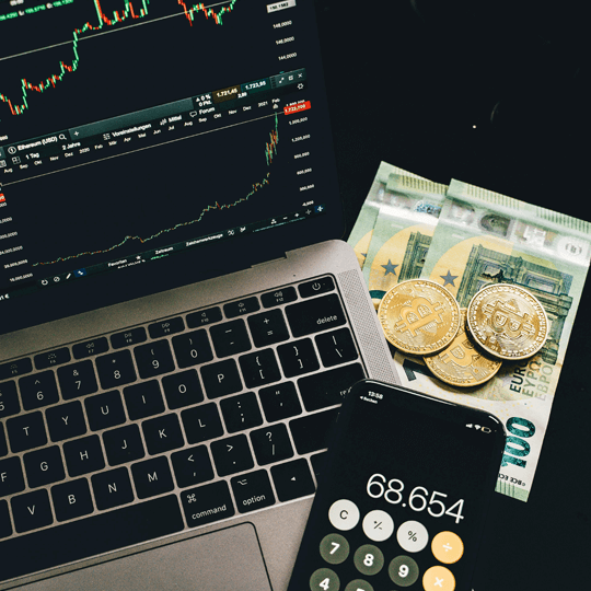 Edel Apexon - Team von Kryptowährungsexperten